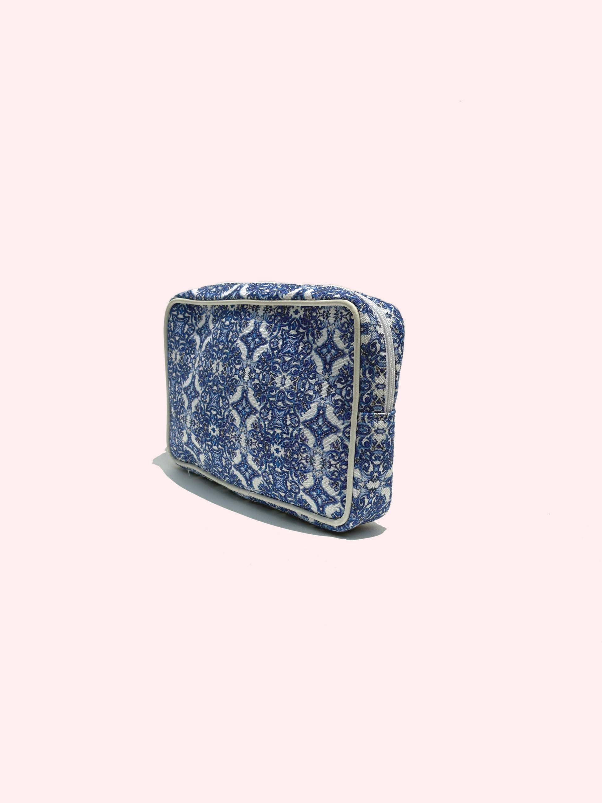 BRIDGERTON POUCH
