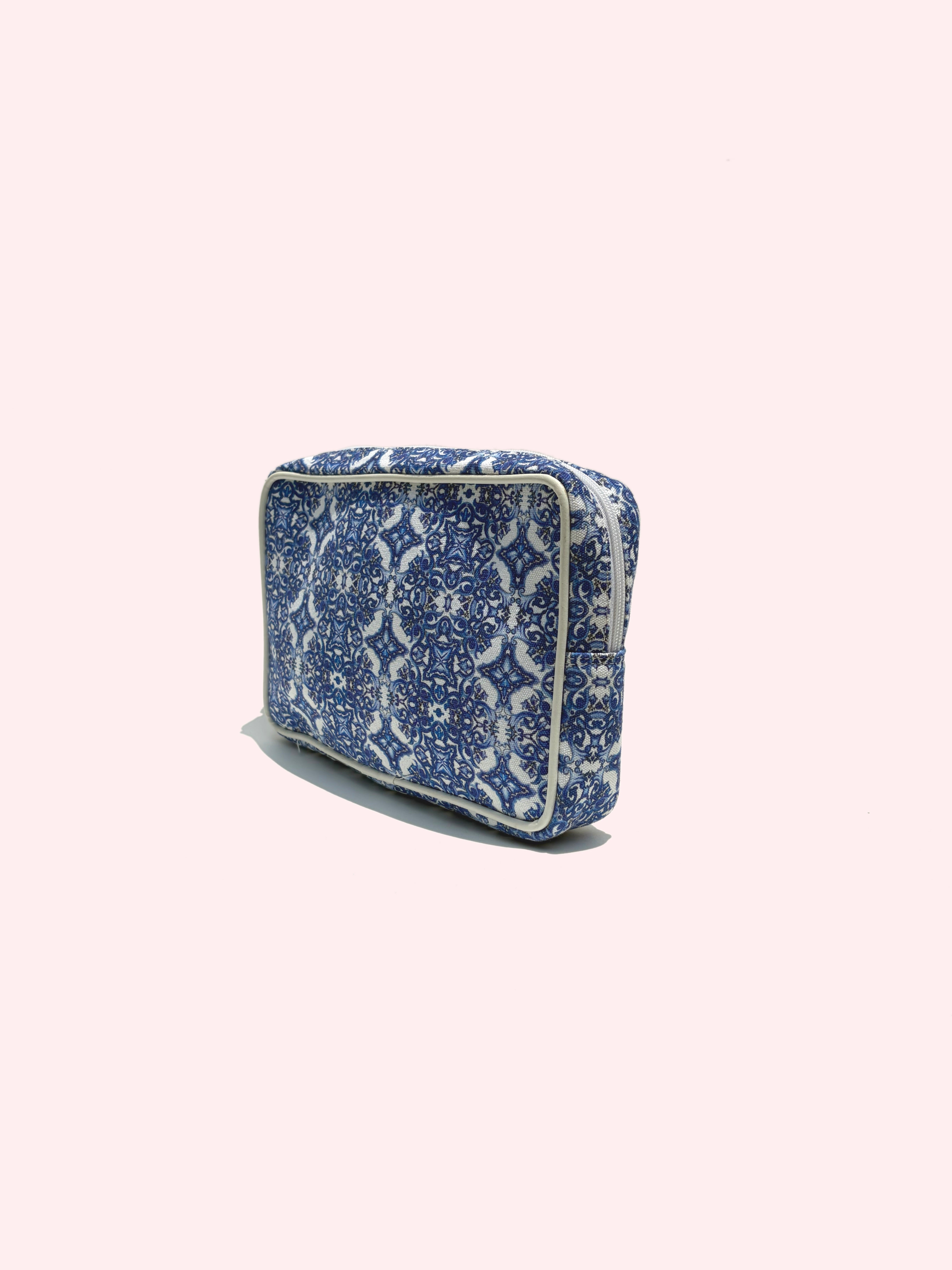 BRIDGERTON POUCH
