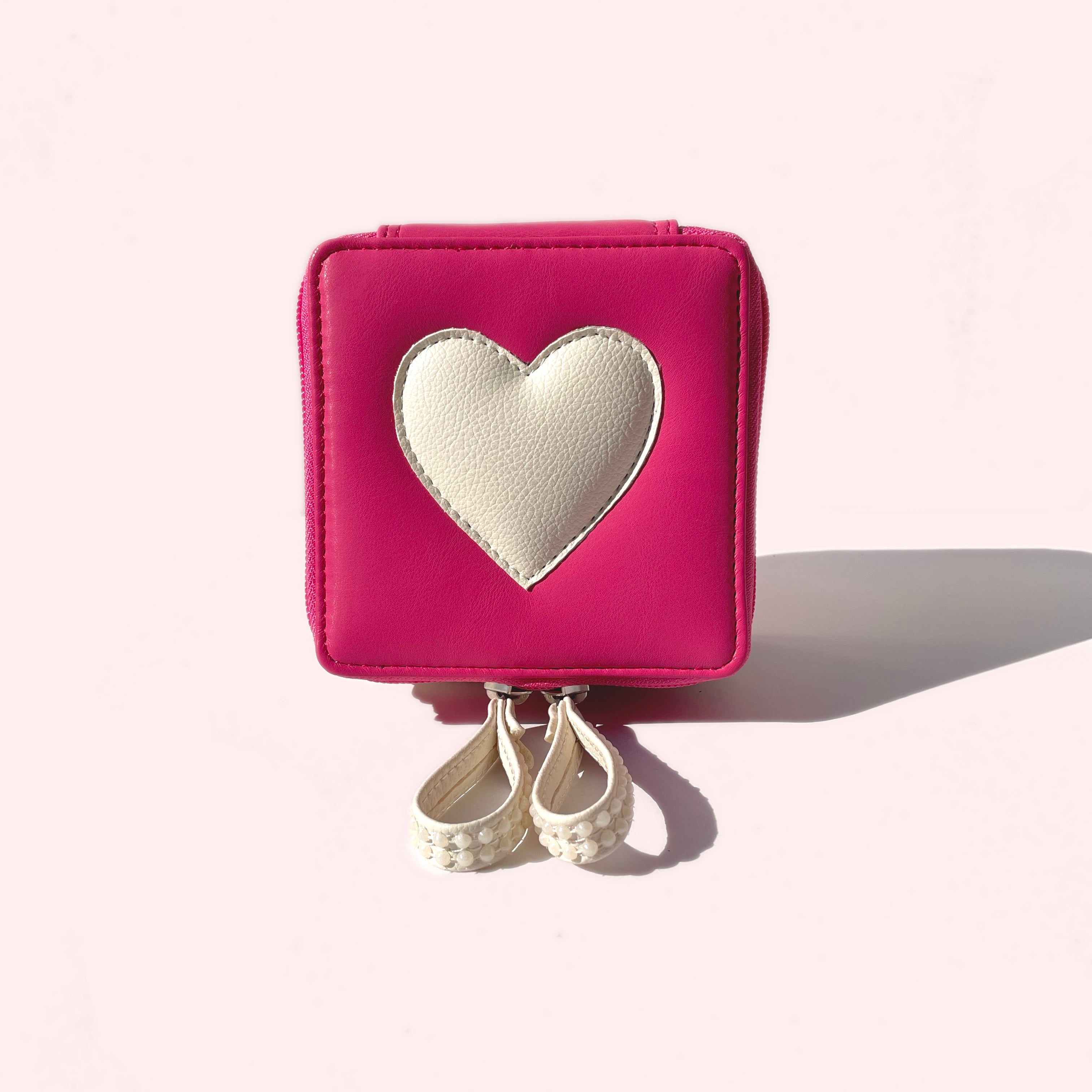 EVERYDAY ESSENTIALS VANITY