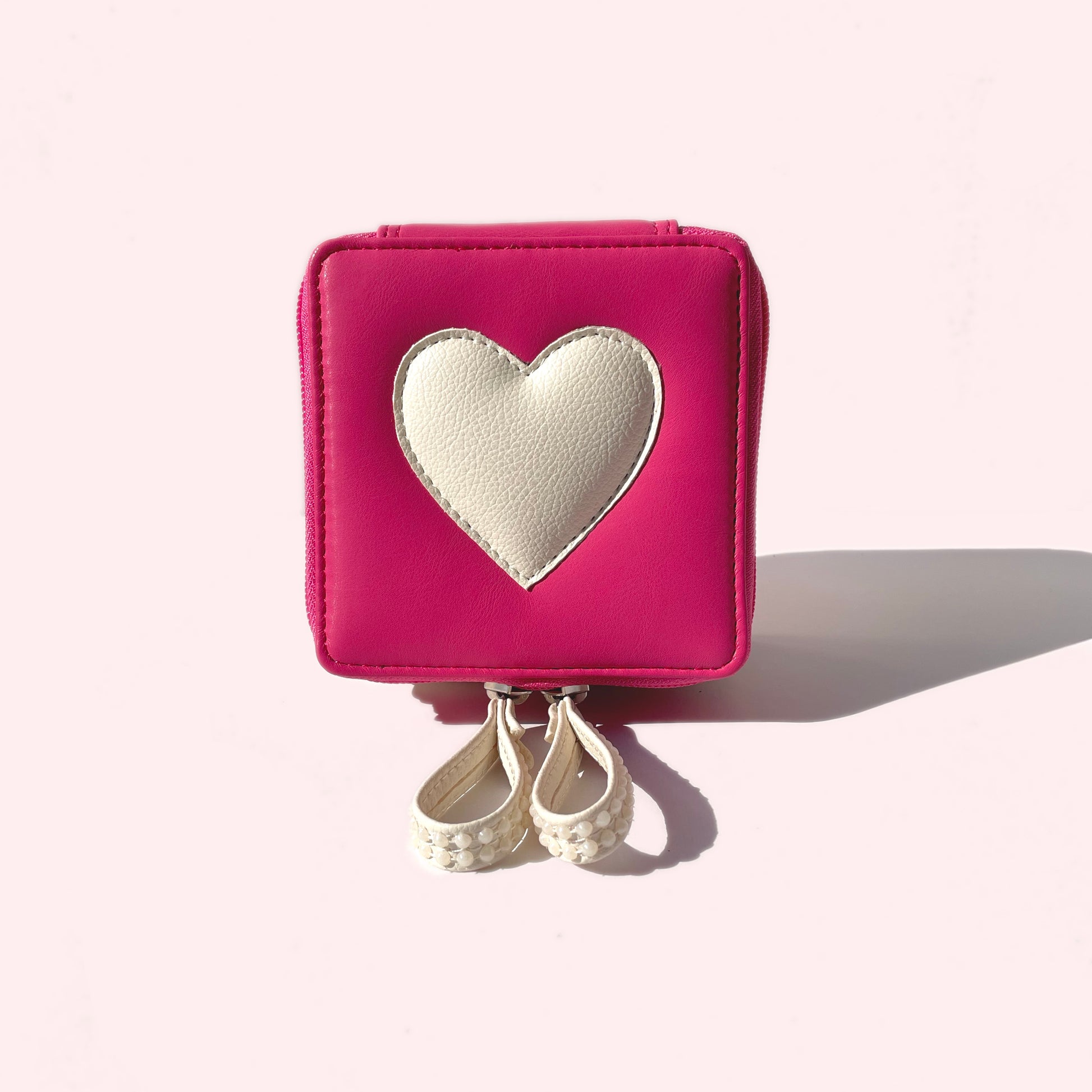 EVERYDAY ESSENTIALS VANITY