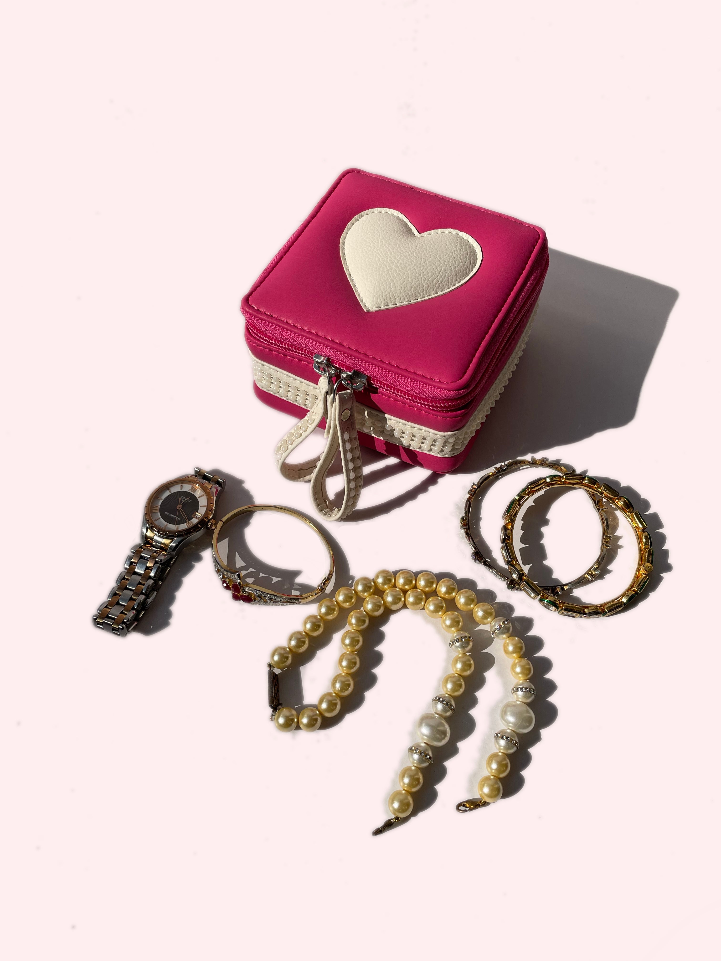EVERYDAY ESSENTIALS VANITY