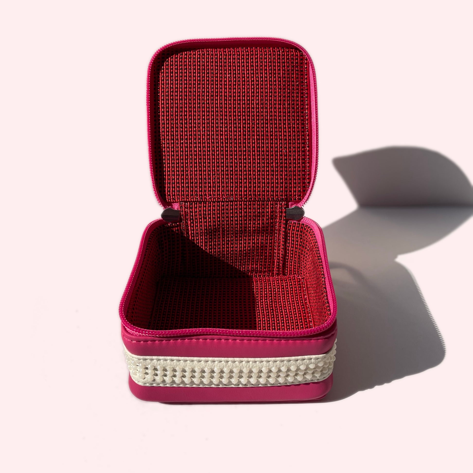 EVERYDAY ESSENTIALS VANITY