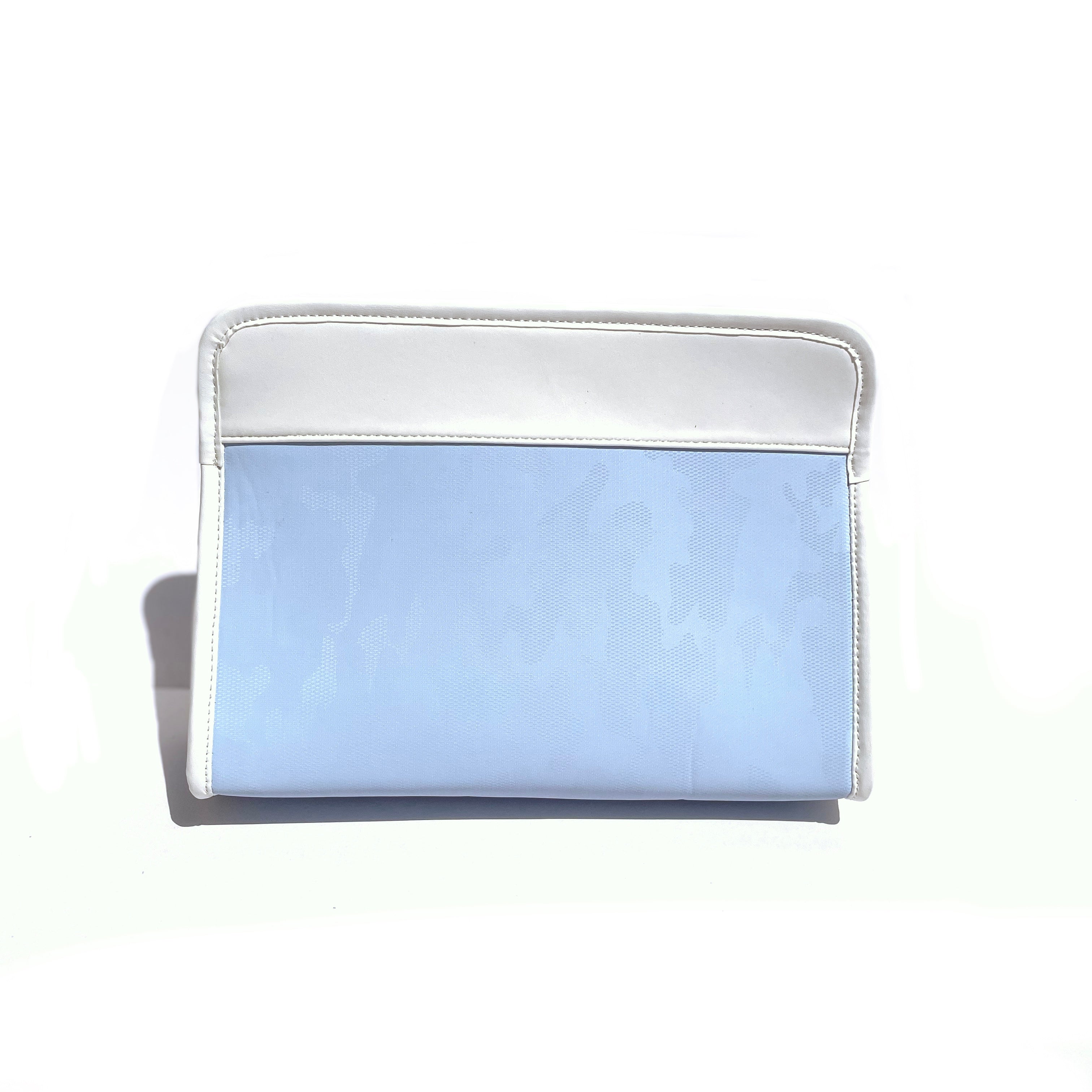 LEE POUCH